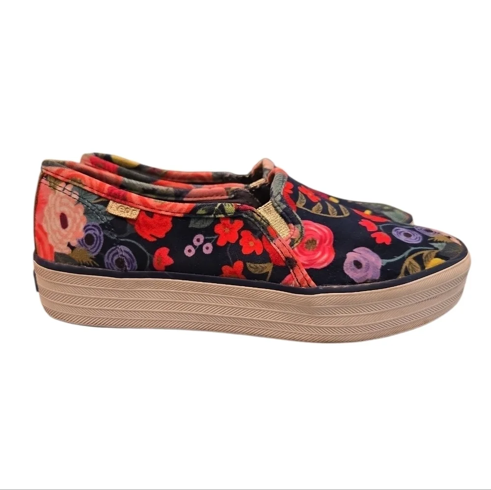 KEDS X RIFLE PAPER CO. TRIPLE DECKER VINTAGE BLOSSOM VELVET SNEAKERS. SIZE 6.